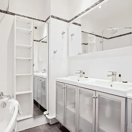 Charming 2br Apt In By Guestready * Paris